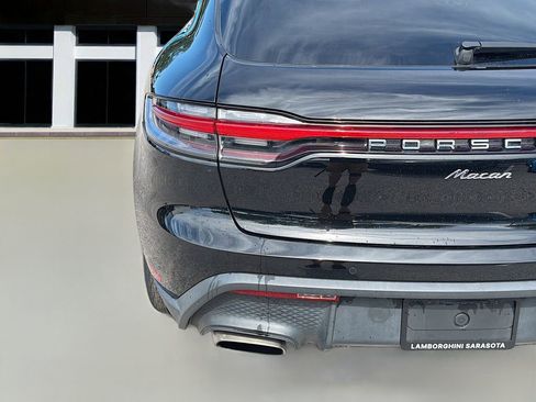 Used 2022 Porsche Macan Base image 12