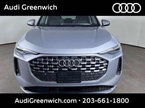 Used 2025 Audi Q5 Premium Plus w/ Premium Plus AWD/4WD image 2
