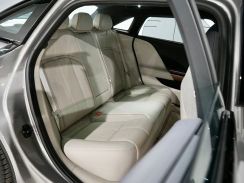 Used 2022 Lucid Air Grand Touring image 31