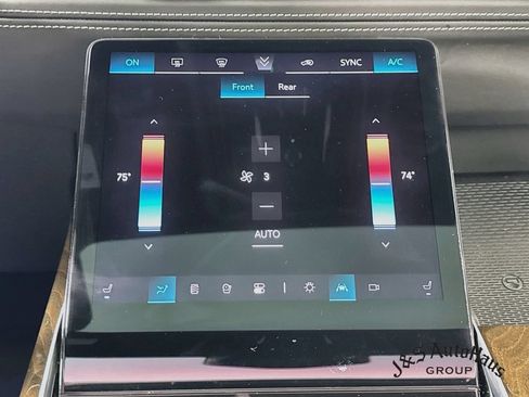 Used 2025 Cadillac Escalade Sport Platinum AWD/4WD image 21