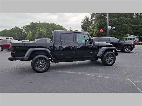 New 2025 Jeep Gladiator Sport image 37