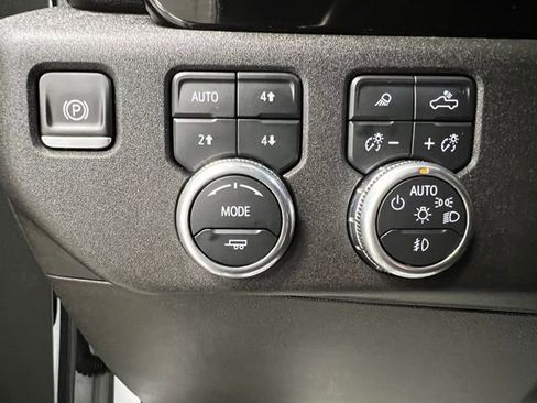 Used 2025 GMC Sierra 3500 SLT image 25