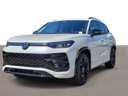 New 2026 Volkswagen Tiguan SE R-Line FWD image 2