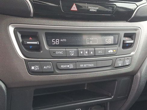 Used 2025 Honda Ridgeline Sport image 15