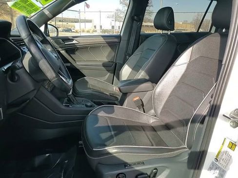 Used 2022 Volkswagen Tiguan SEL R-Line image 12