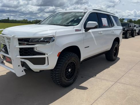 Used 2021 Chevrolet Tahoe Z71 w/ Luxury Package AWD/4WD image 3