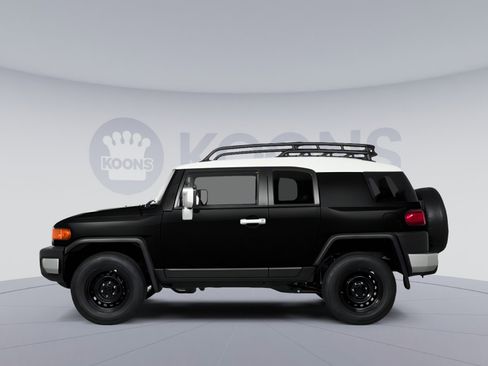 Used 2014 Toyota FJ Cruiser 4WD w/ Upgrade Package image 4