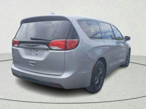 Used 2018 Chrysler Pacifica Touring Plus w/ S Appearance Package image 6