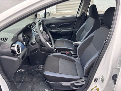 Used 2025 Nissan Versa SV FWD image 27