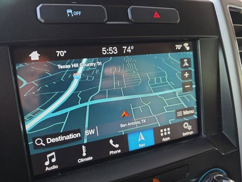 Used 2016 Ford F150 Lariat image 11