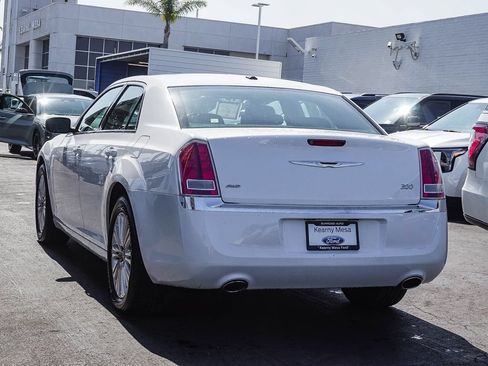 Used 2013 Chrysler 300 AWD w/ Driver Convenience Group image 5