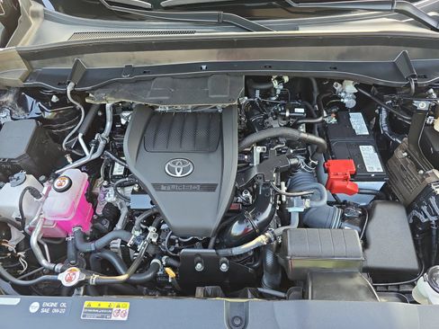 Used 2024 Toyota Grand Highlander AWD image 31