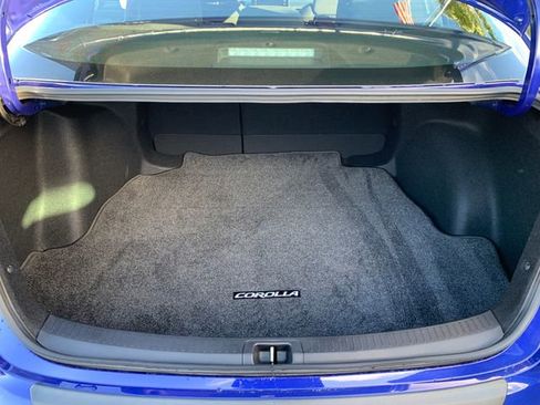 Used 2022 Toyota Corolla SE w/ Carpet Mat Package (TMS) FWD image 11