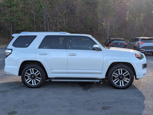 Used 2018 Toyota 4Runner Limited image 10