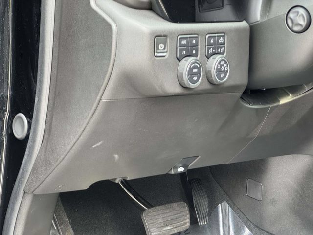 Used 2024 Chevrolet Silverado 1500 High Country w/ High Country Premium Package AWD/4WD image 30