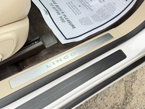 Used 2017 Lincoln MKZ Reserve w/ Climate Package image 43