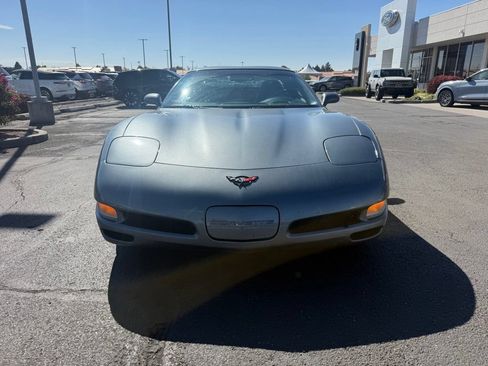 Used 2004 Chevrolet Corvette Coupe w/ Preferred Equipment Group RWD image 2