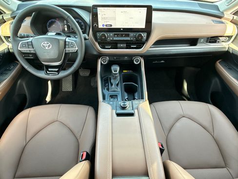 Certified 2026 Toyota Grand Highlander AWD image 19