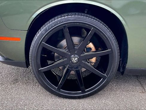 Used 2018 Dodge Challenger SXT Plus RWD image 7