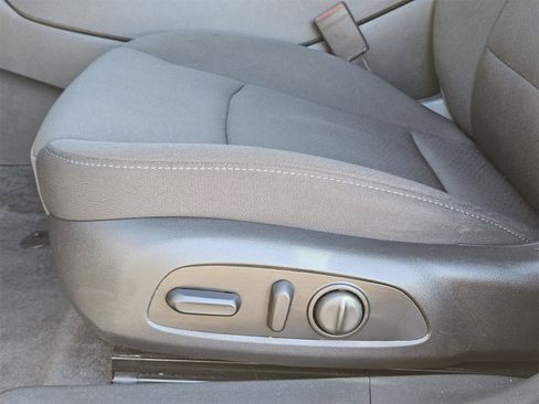 Used 2020 Chevrolet Malibu LS image 25