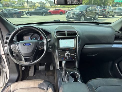 Used 2018 Ford Explorer Sport w/ Equipment Group 401A AWD/4WD image 18