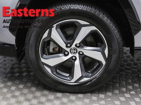 Used 2022 Toyota RAV4 SE image 33