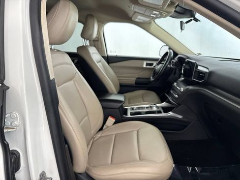 Used 2020 Ford Explorer XLT w/ Equipment Group 202A AWD/4WD image 25