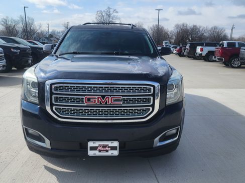 Used 2018 GMC Yukon XL SLT w/ Open Road Package AWD/4WD image 2
