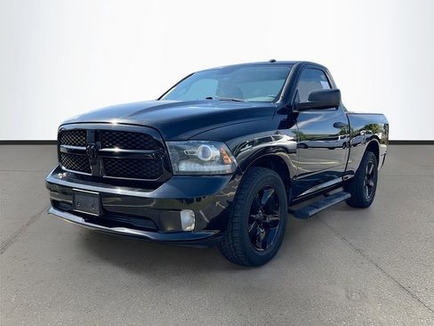 Used 2014 RAM 1500 Express RWD image 3