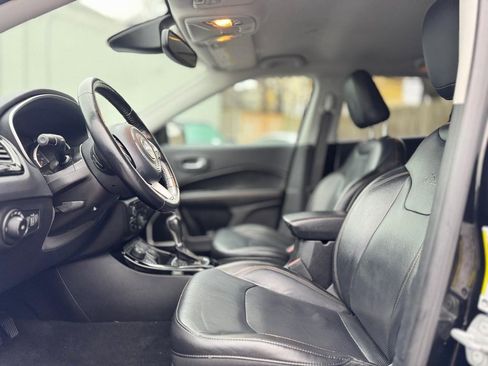 Used 2018 Jeep Compass Limited image 13