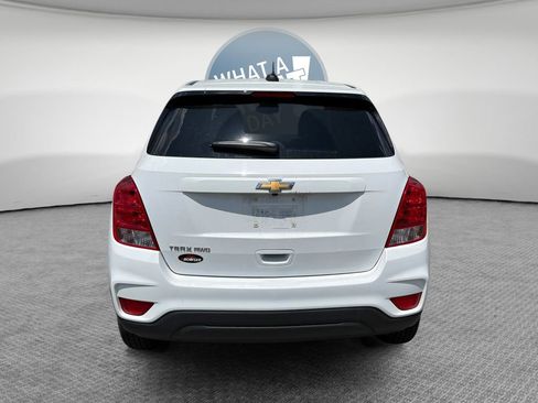 Used 2020 Chevrolet Trax LS w/ Tint and Cruise Package AWD/4WD image 5