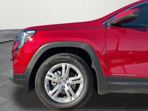 Used 2024 GMC Terrain SLE image 16