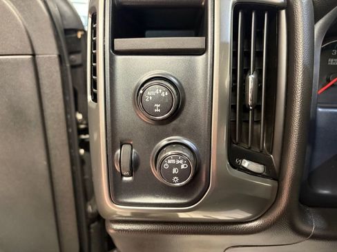 Used 2018 Chevrolet Silverado 1500 LT w/ All Star Edition AWD/4WD image 13
