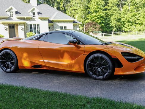 Used 2026 McLaren 750S Spider RWD image 16