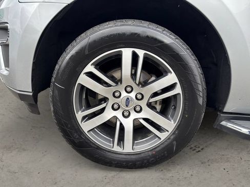 Used 2023 Ford Expedition Limited AWD/4WD image 14