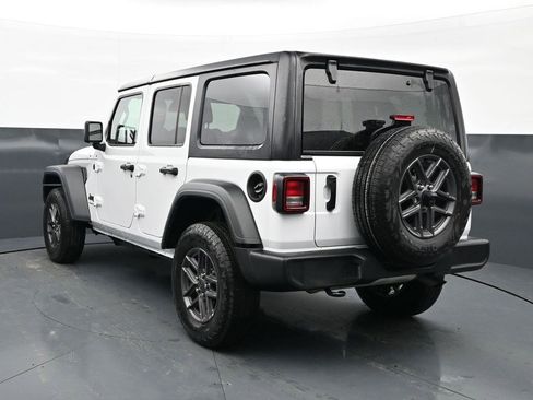 Used 2025 Jeep Wrangler Unlimited Sport AWD/4WD image 5