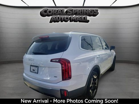 Certified 2024 Kia Telluride S w/ S Sunroof Package AWD/4WD image 2