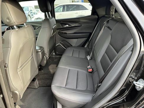 Used 2023 Chevrolet TrailBlazer RS AWD/4WD image 13