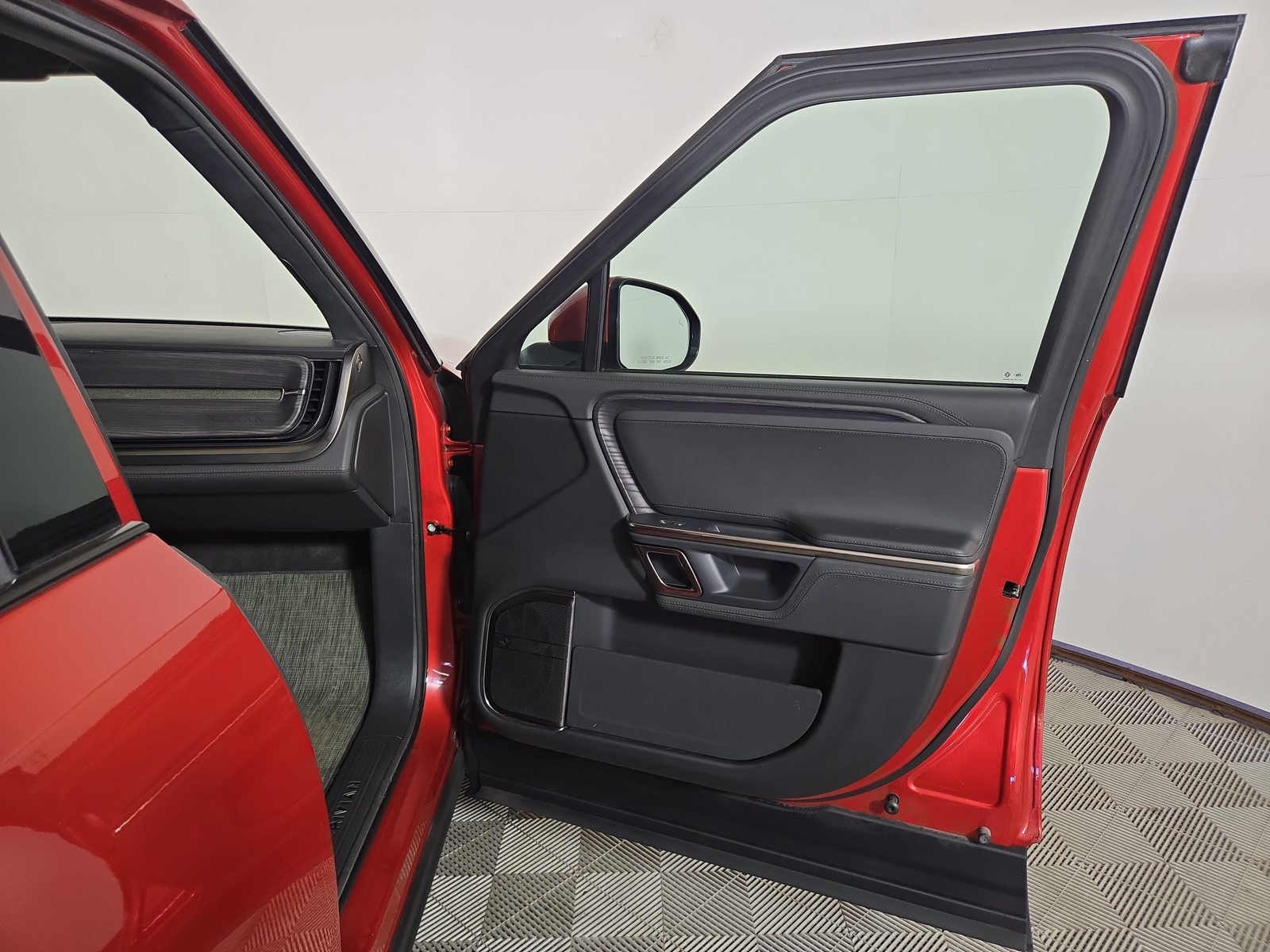 Used 2023 Rivian R1T Adventure Dual AWD/4WD image 18