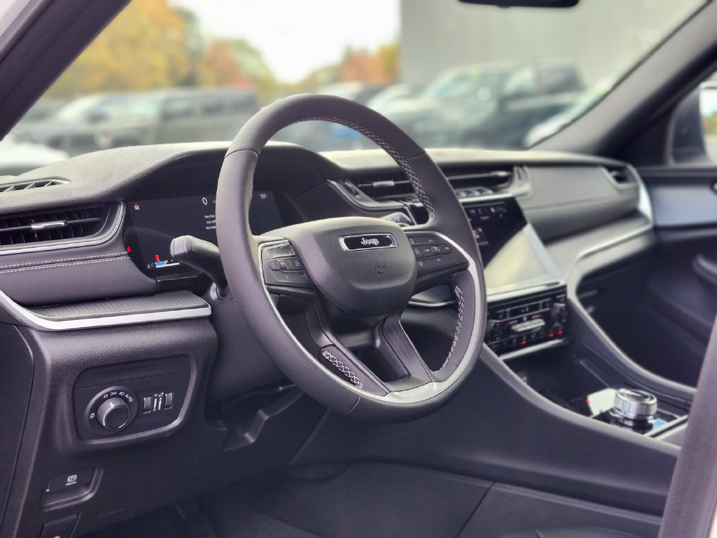 New 2026 Jeep Grand Cherokee Laredo X AWD/4WD image 19
