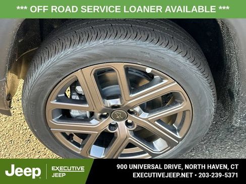 Used 2025 Jeep Compass Limited w/ Sun & Sound Group AWD/4WD image 8
