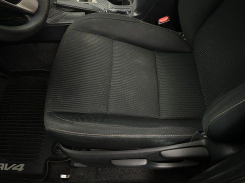 Used 2015 Toyota RAV4 XLE AWD/4WD image 32
