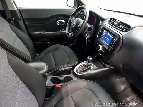 Used 2019 Kia Soul + image 24