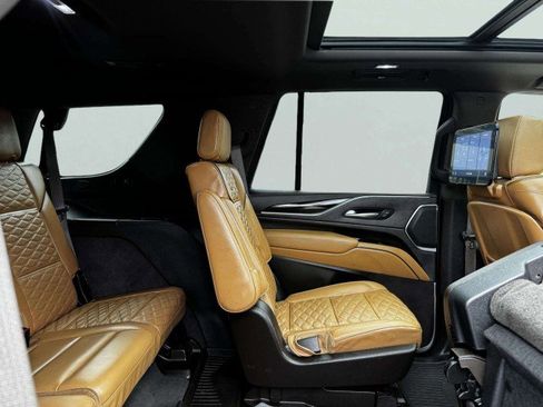 Used 2021 Cadillac Escalade Premium Luxury image 50