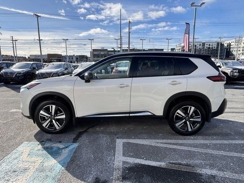 Used 2023 Nissan Rogue SL image 6