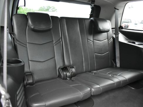 Used 2019 Cadillac Escalade Premium Luxury RWD image 28