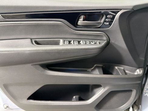 Used 2025 Honda Odyssey Touring image 12