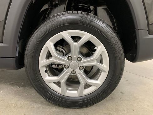 Used 2024 Jeep Compass Latitude image 19