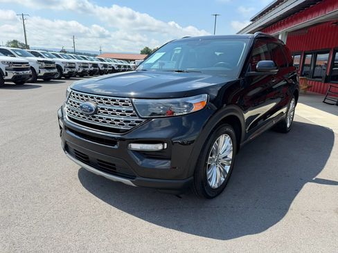 Used 2022 Ford Explorer Limited w/ Hybrid Equipment Group 310A RWD image 2
