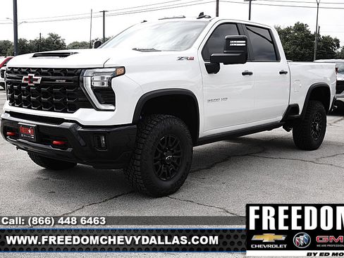 New 2026 Chevrolet Silverado 2500 ZR2 AWD/4WD image 3